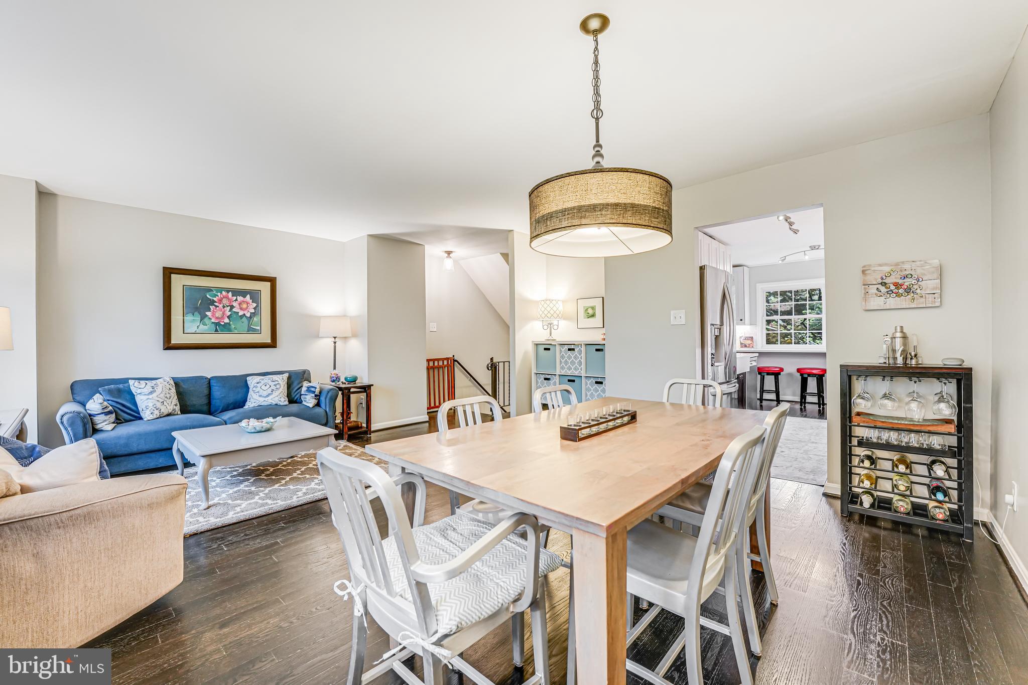 LONDON TOWNE - Residential