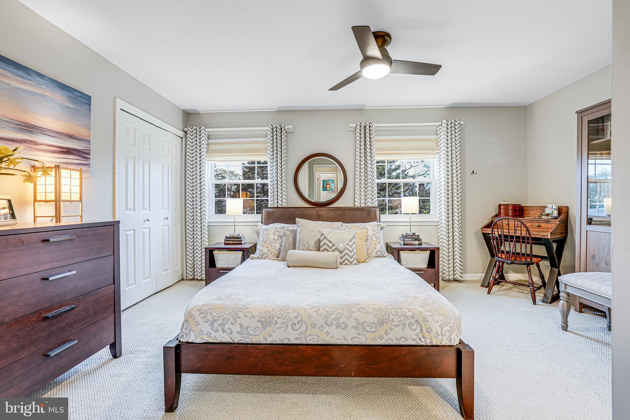 LONDON TOWNE - Residential