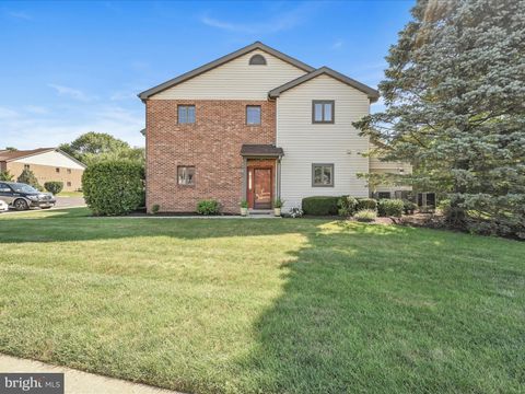 Photo of 201 BLACK OAK DR, LANCASTER, PA 17602 (MLS # PALA2037834)