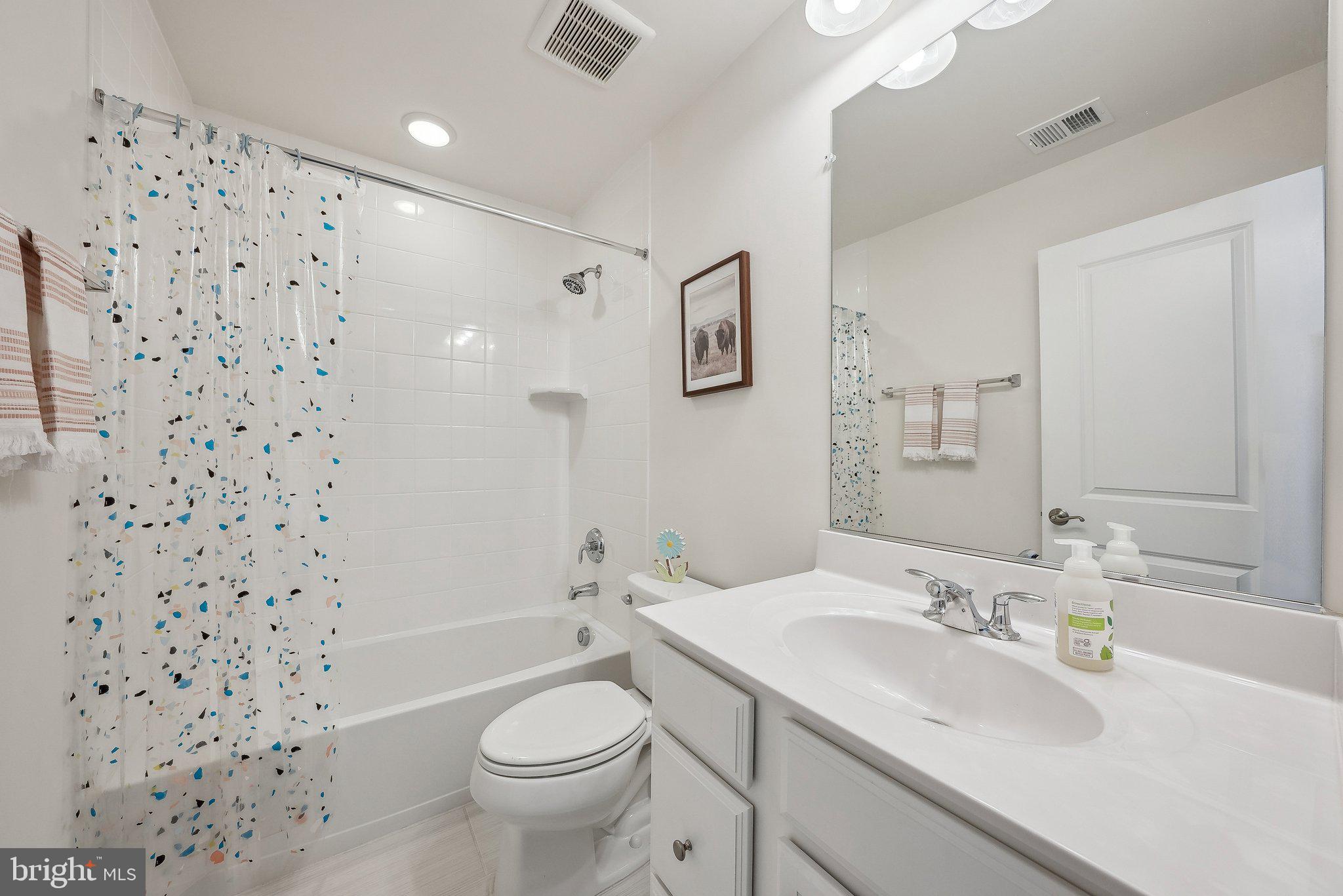 BRADLEY SQUARE - Residential