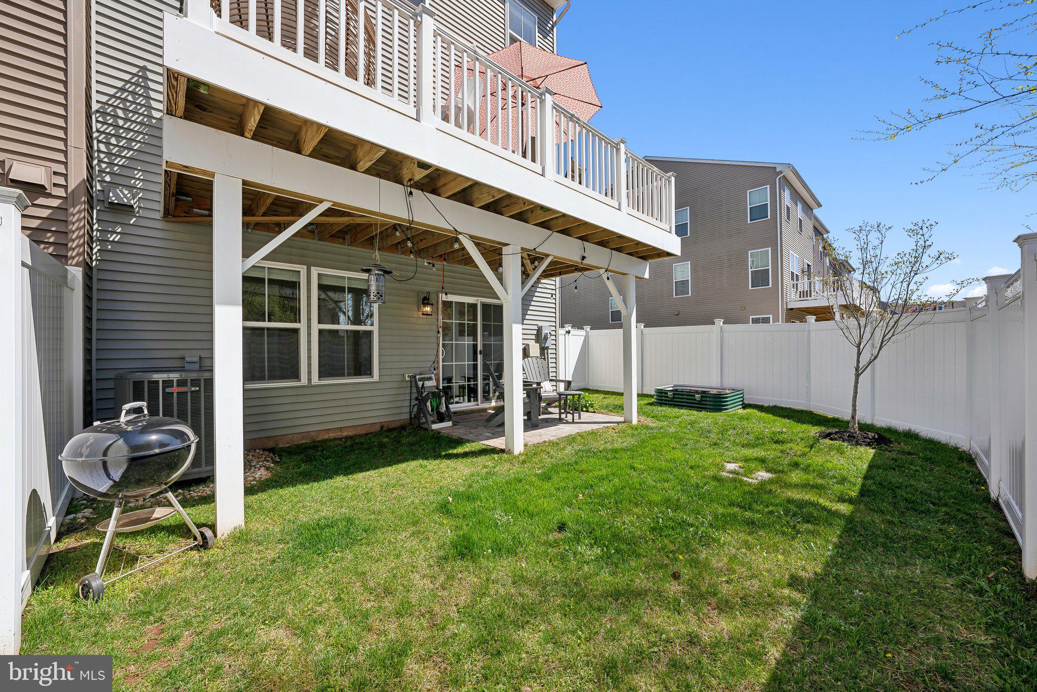 BRADLEY SQUARE - Residential