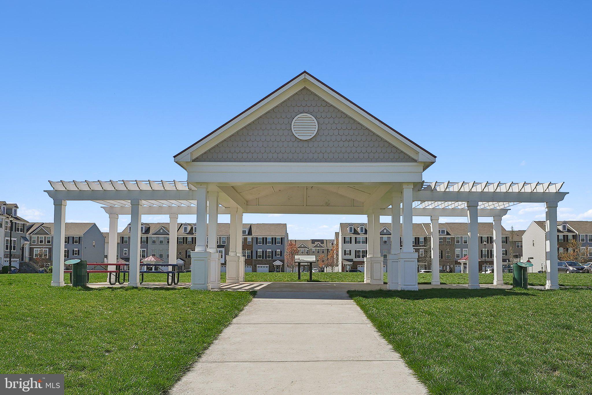 BRADLEY SQUARE - Residential