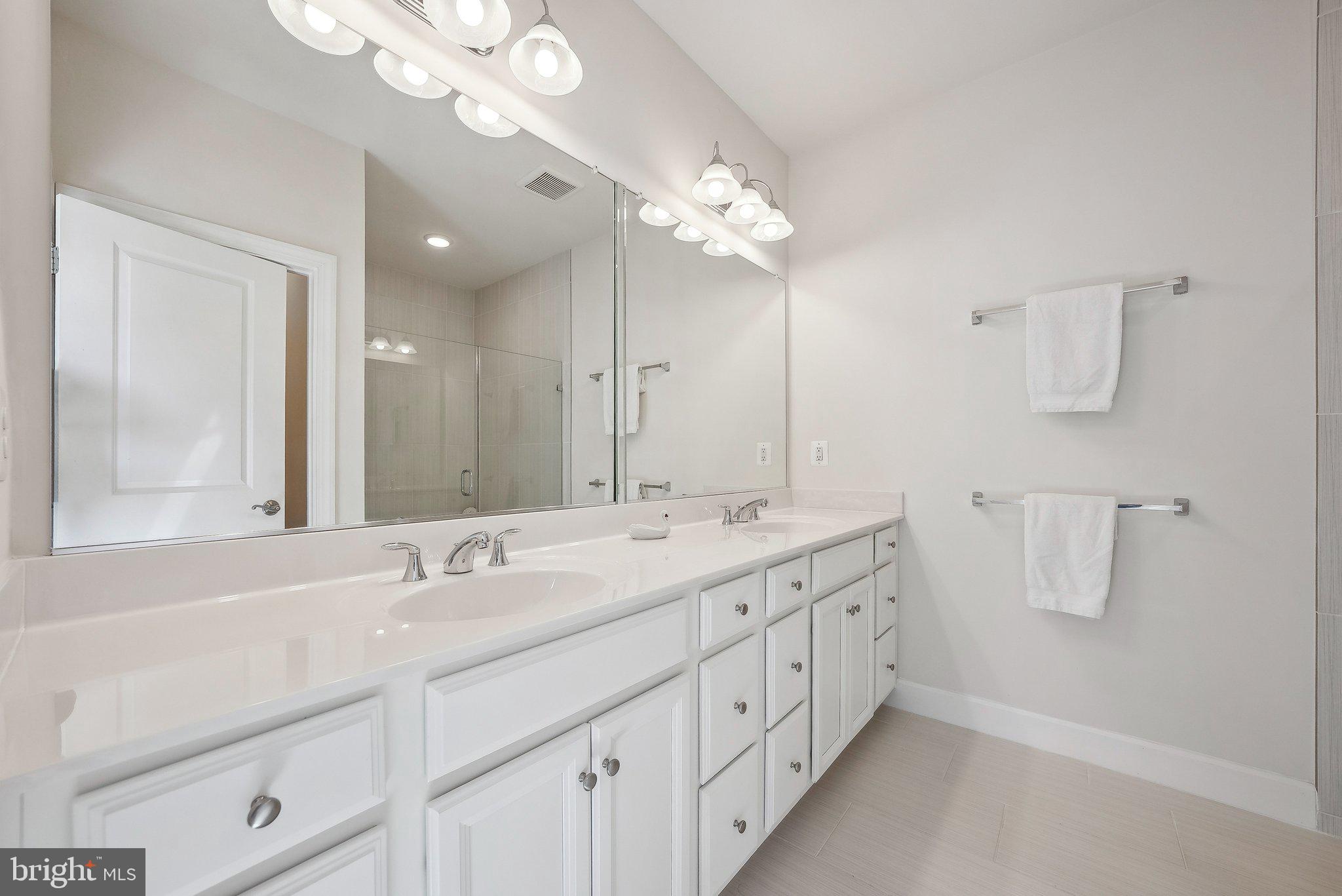 BRADLEY SQUARE - Residential