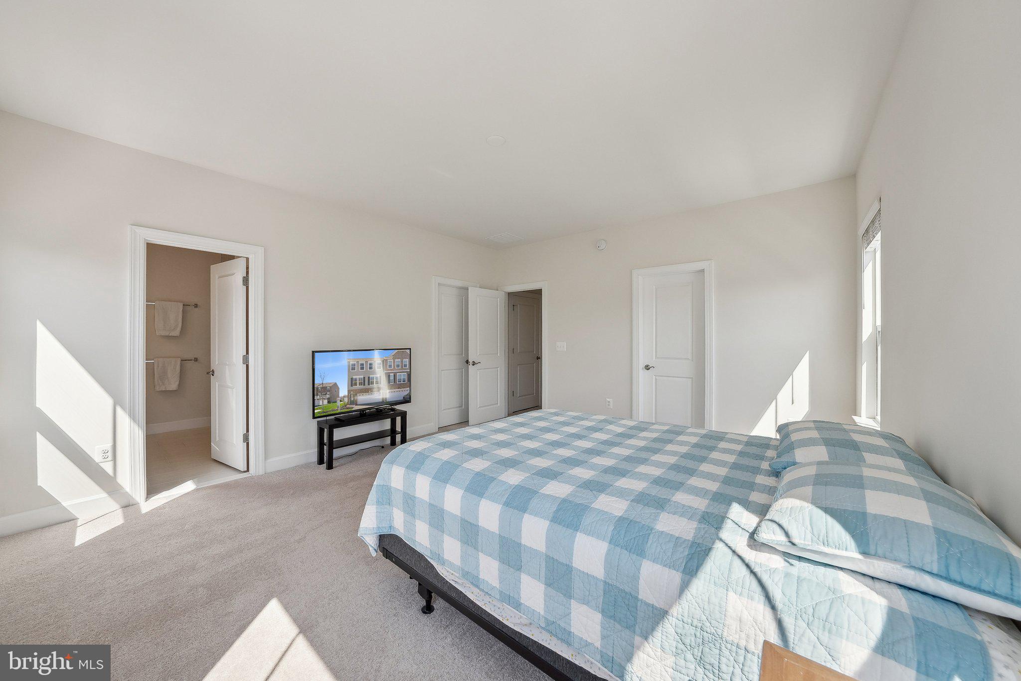 BRADLEY SQUARE - Residential