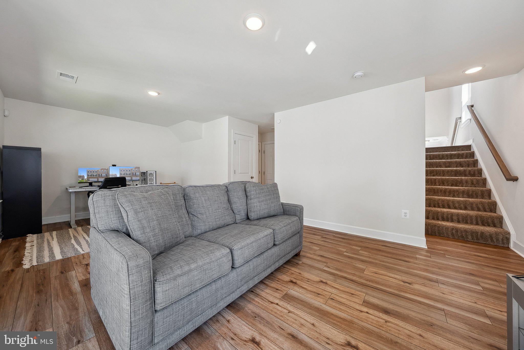 BRADLEY SQUARE - Residential