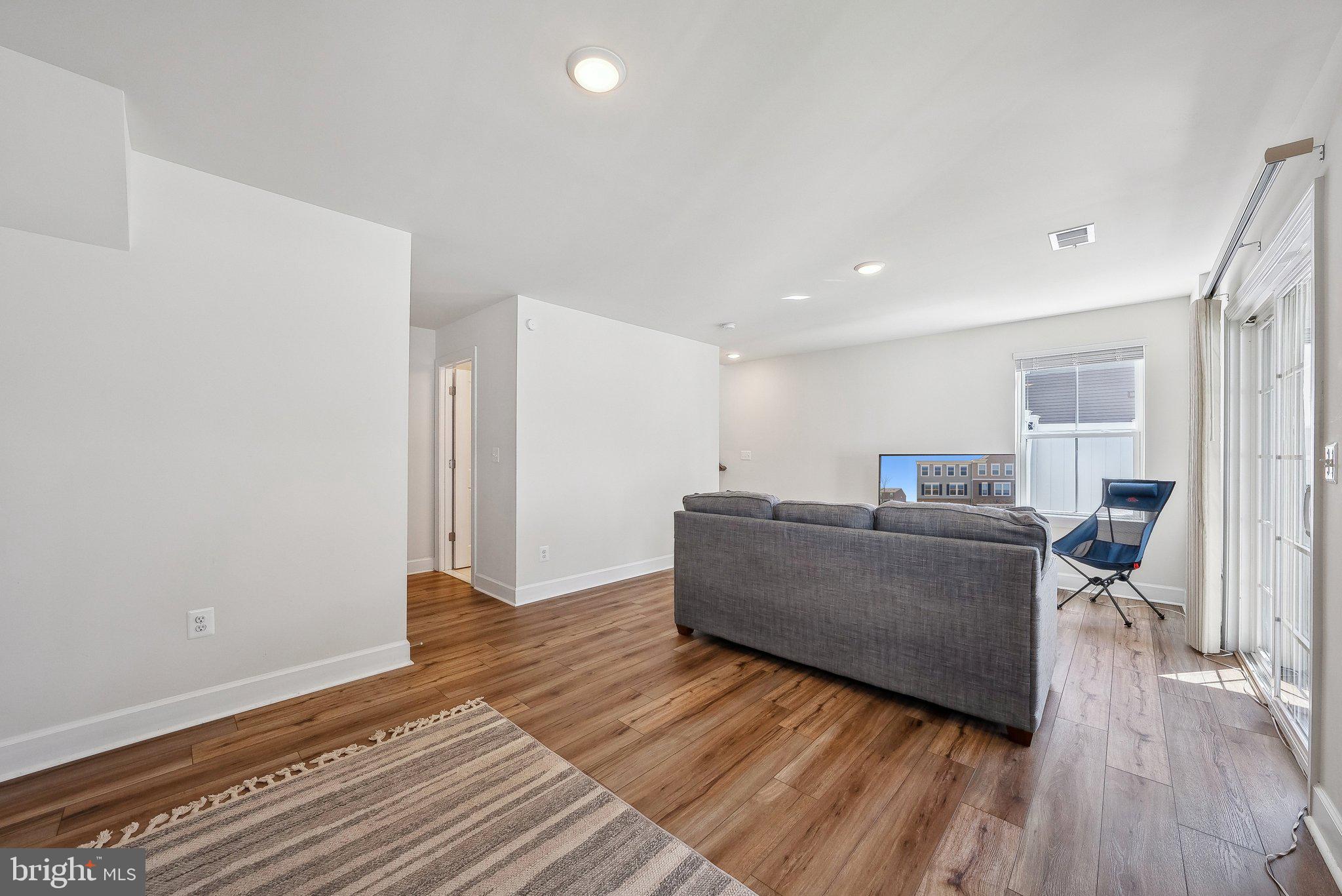 BRADLEY SQUARE - Residential