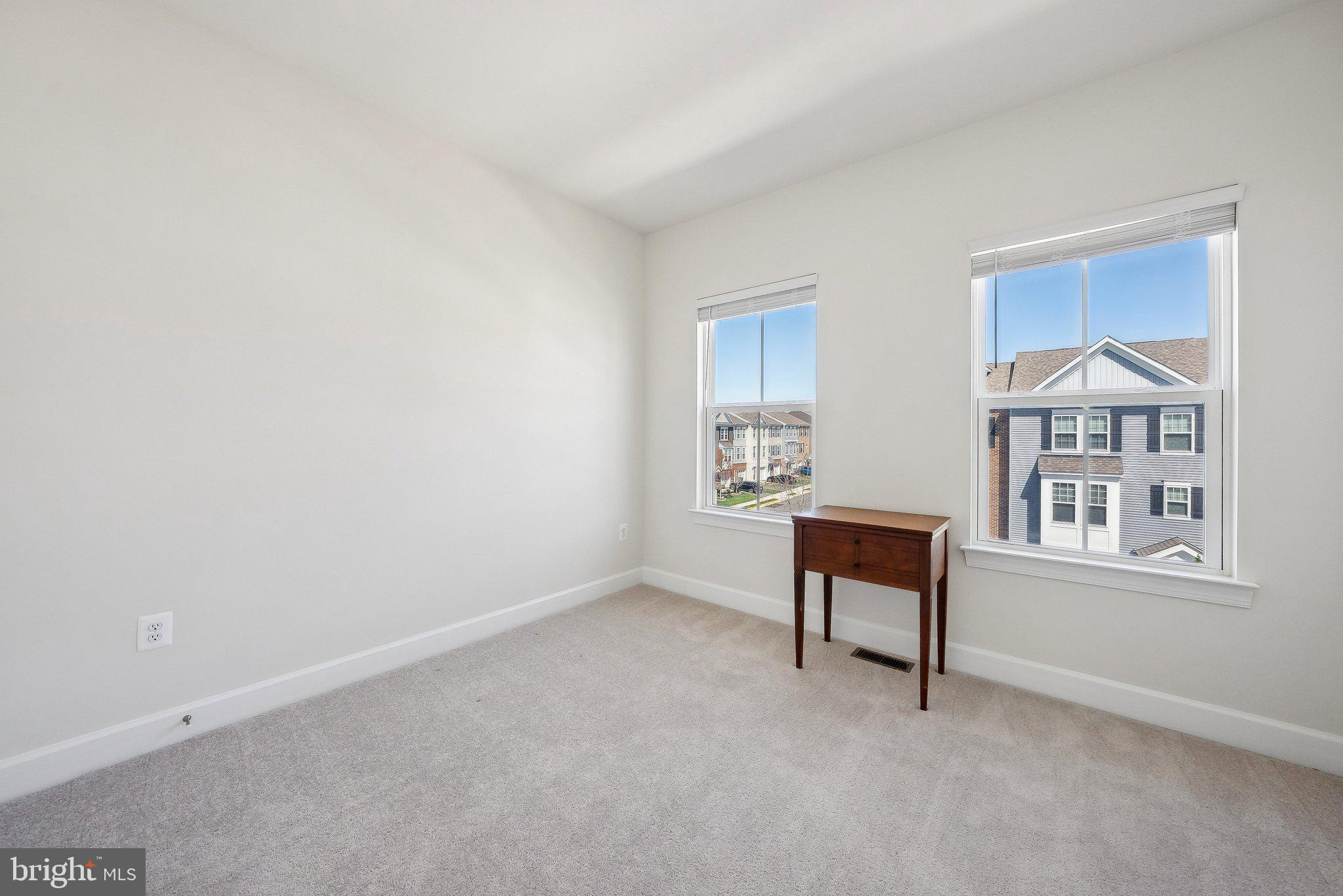 BRADLEY SQUARE - Residential