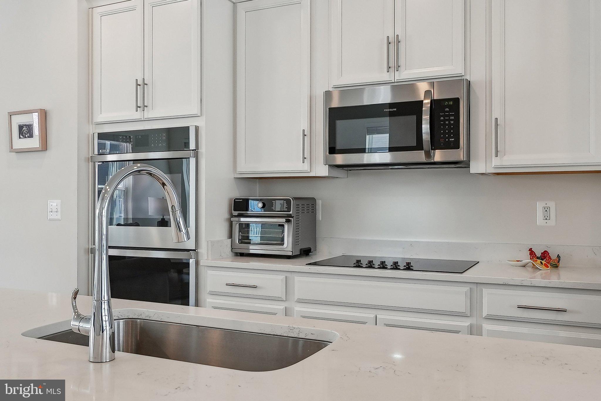 BRADLEY SQUARE - Residential