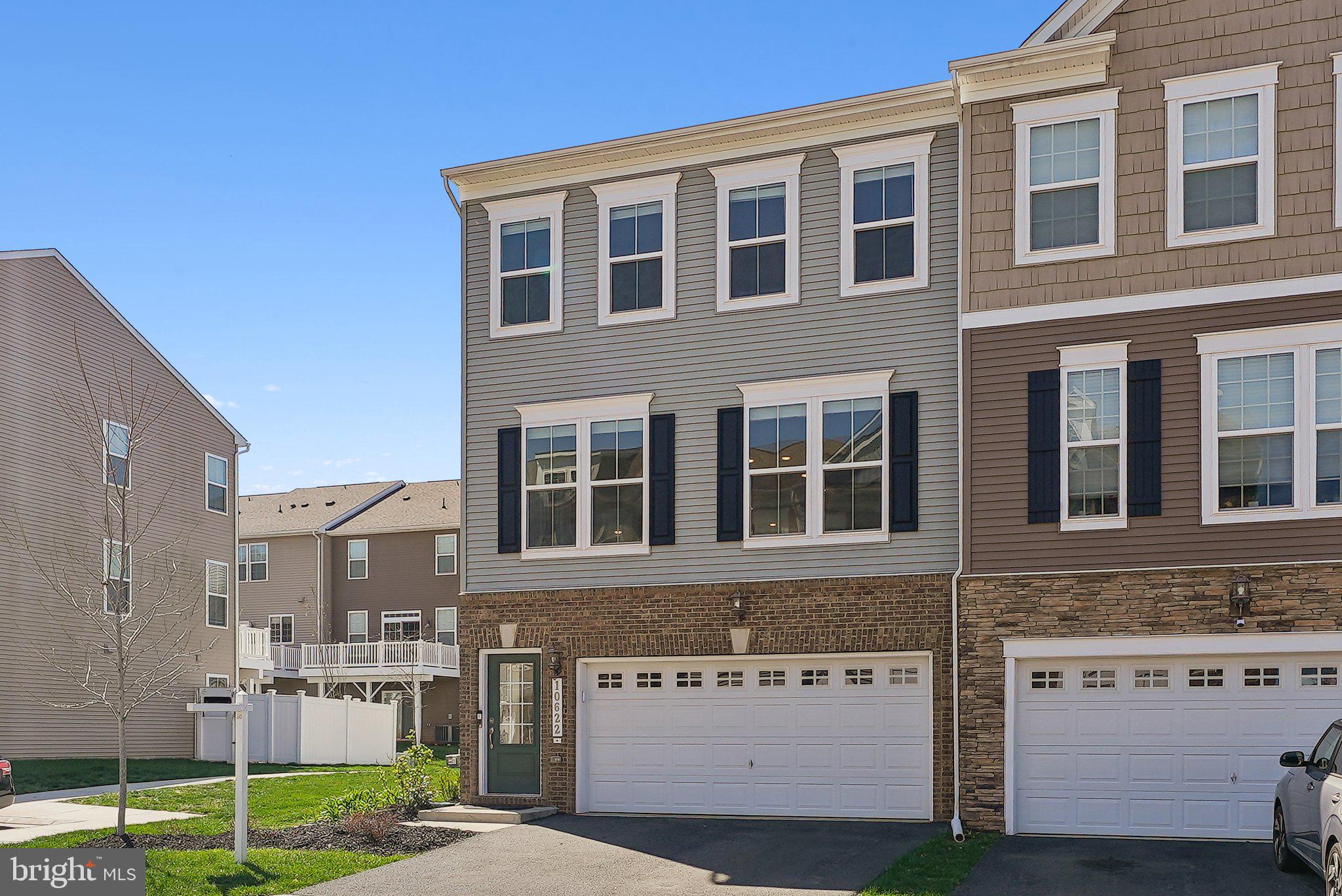 BRADLEY SQUARE - Residential