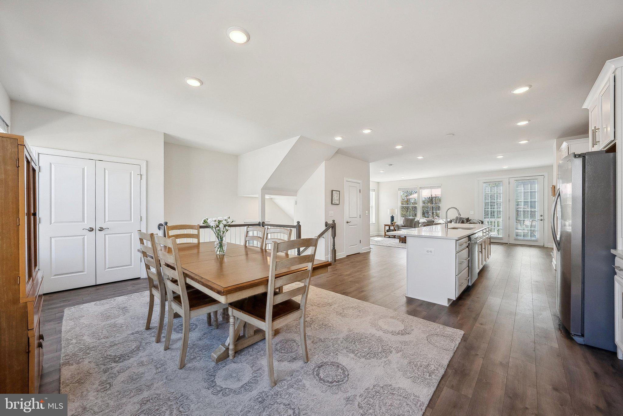 BRADLEY SQUARE - Residential