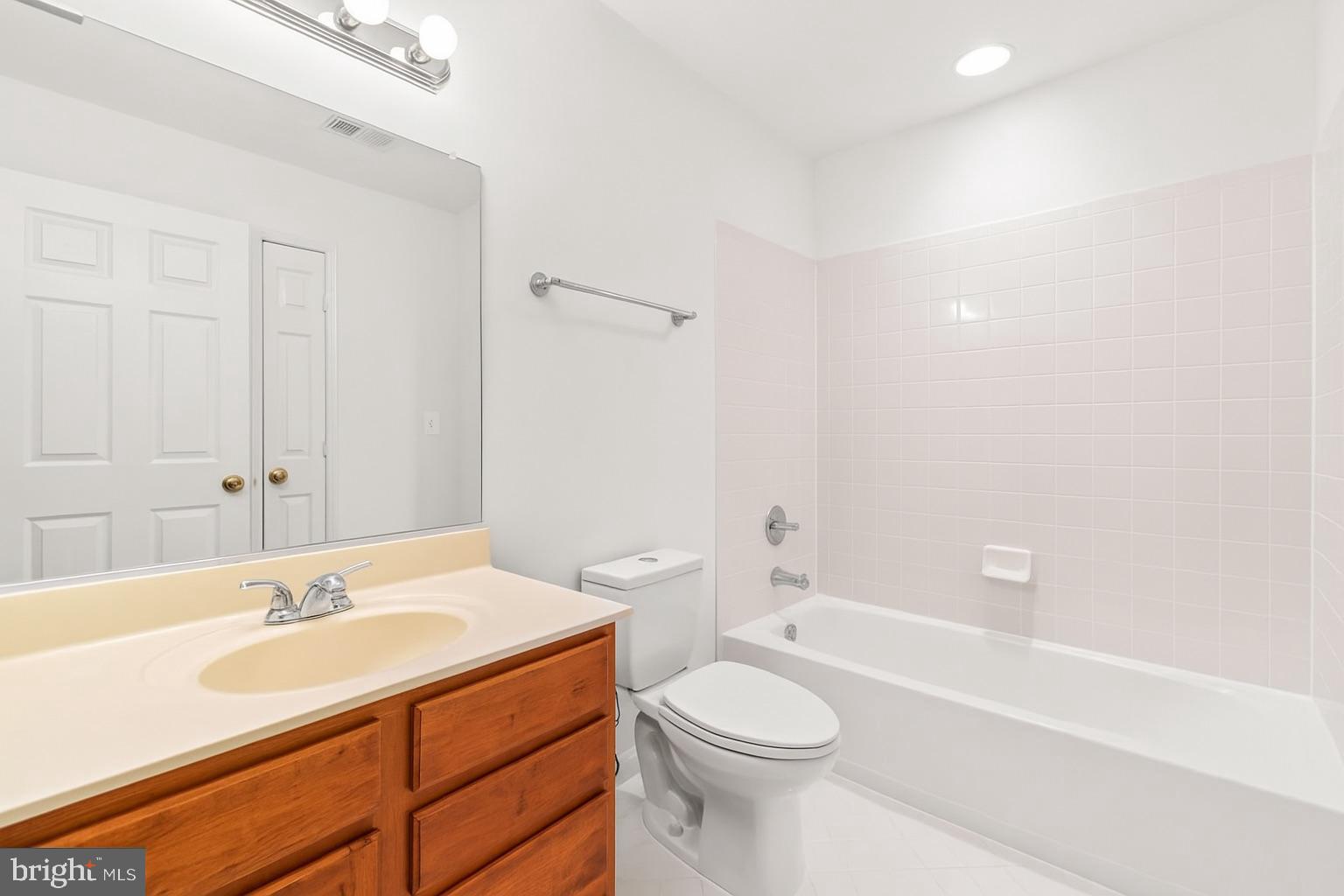 MONTJOY - Residential Lease