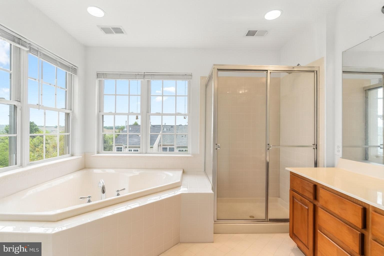 MONTJOY - Residential Lease