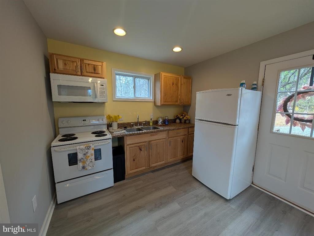 401 MIDDLE MOUNTAIN RD