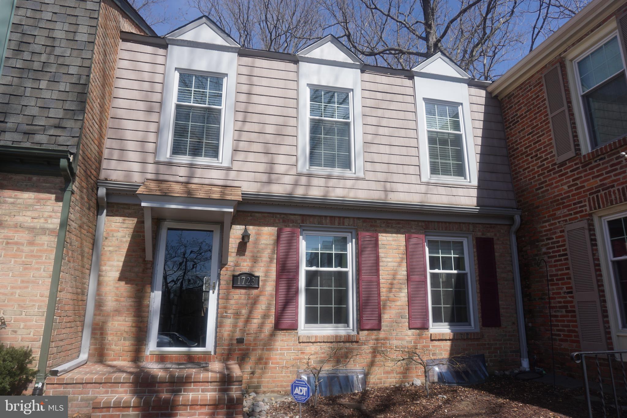 GEORGETOWN HOUSES - Residential