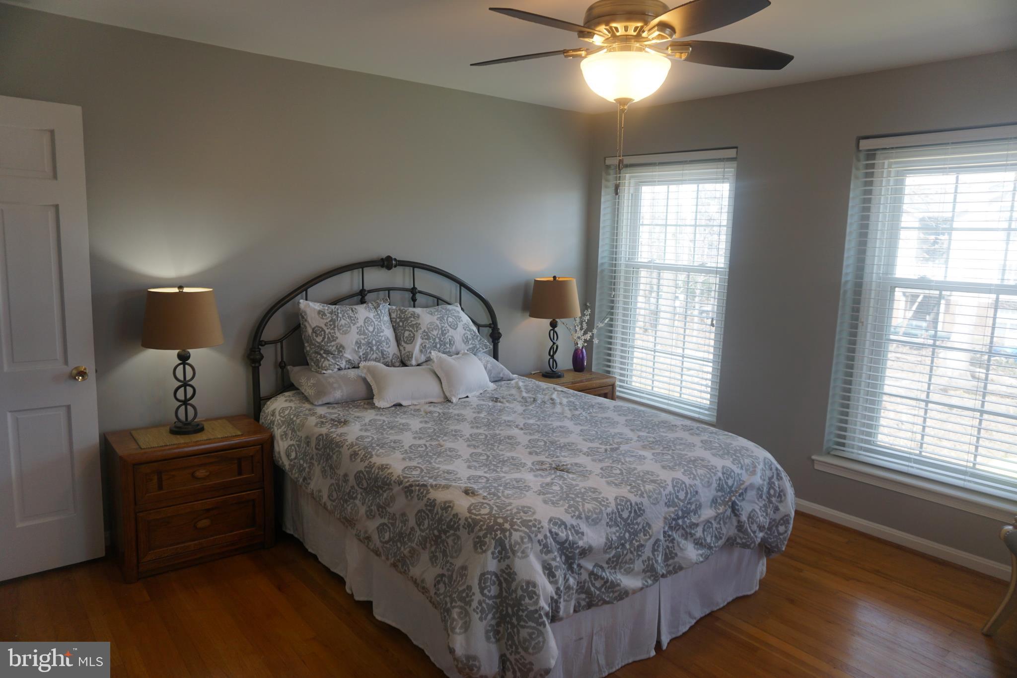 GEORGETOWN HOUSES - Residential