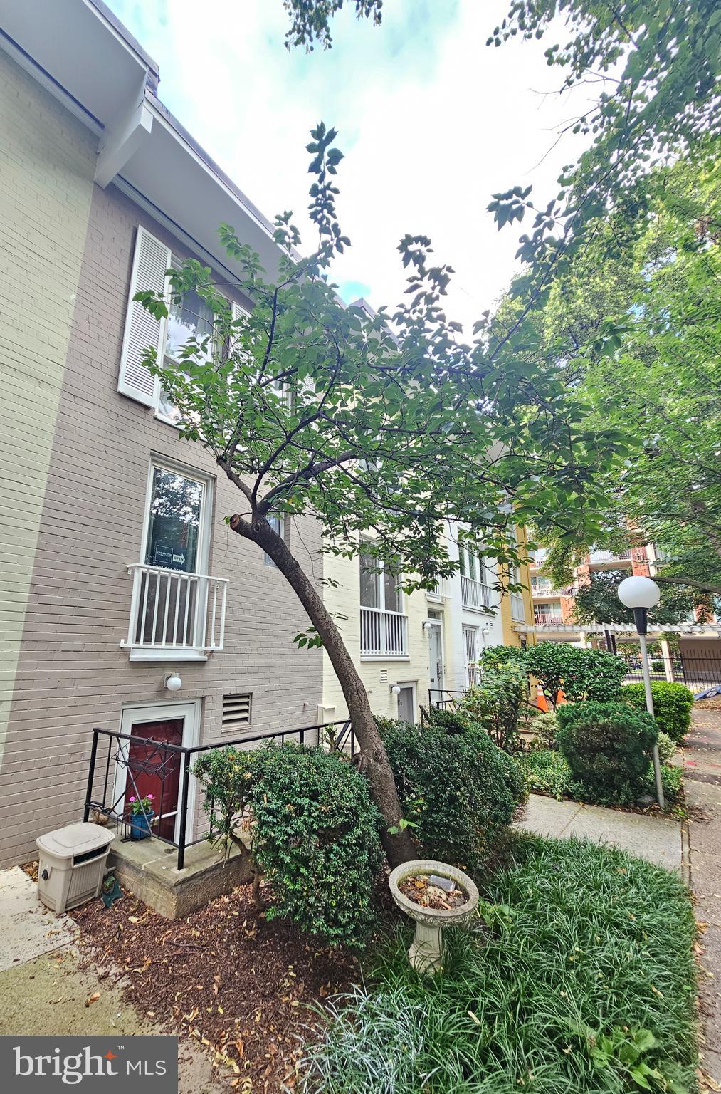 814 3RD STREET SW 814
