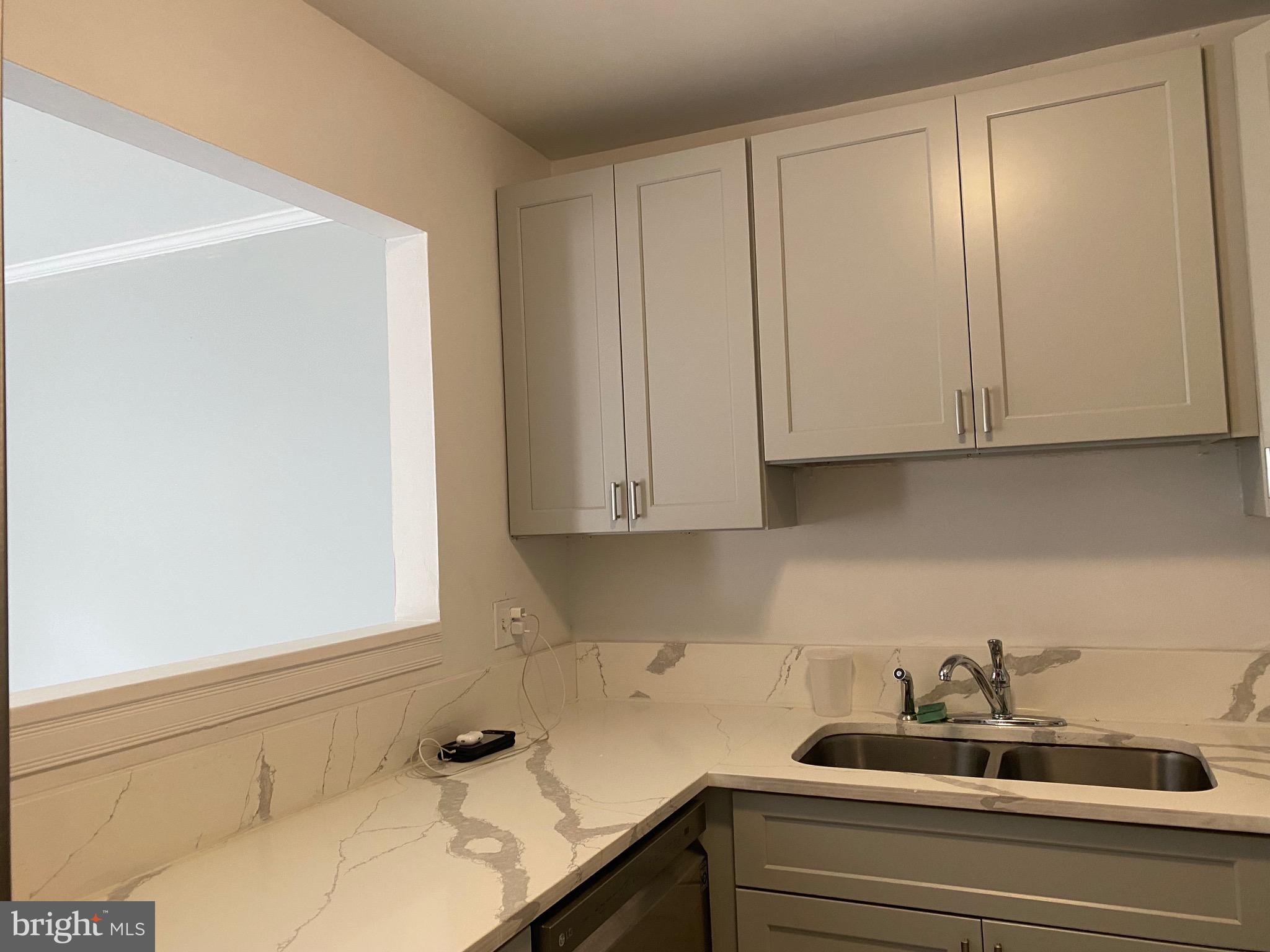 POHICK SQUARE - Residential Lease