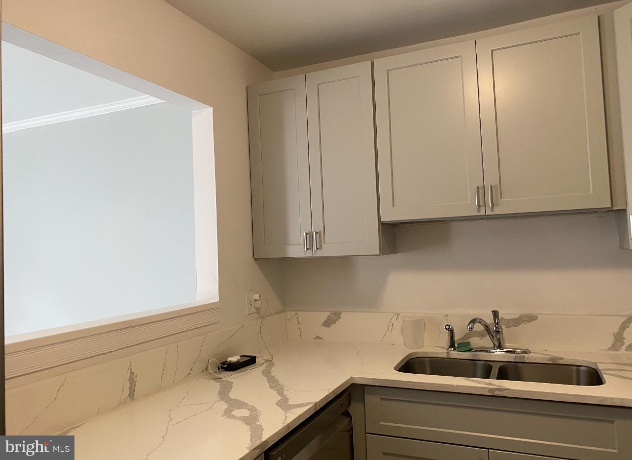 POHICK SQUARE - Residential Lease