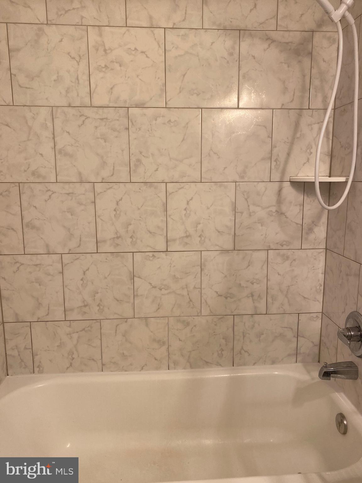 POHICK SQUARE - Residential Lease