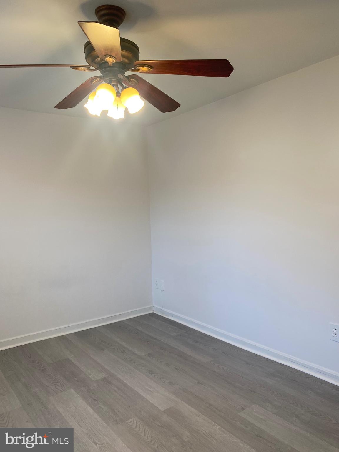 POHICK SQUARE - Residential Lease