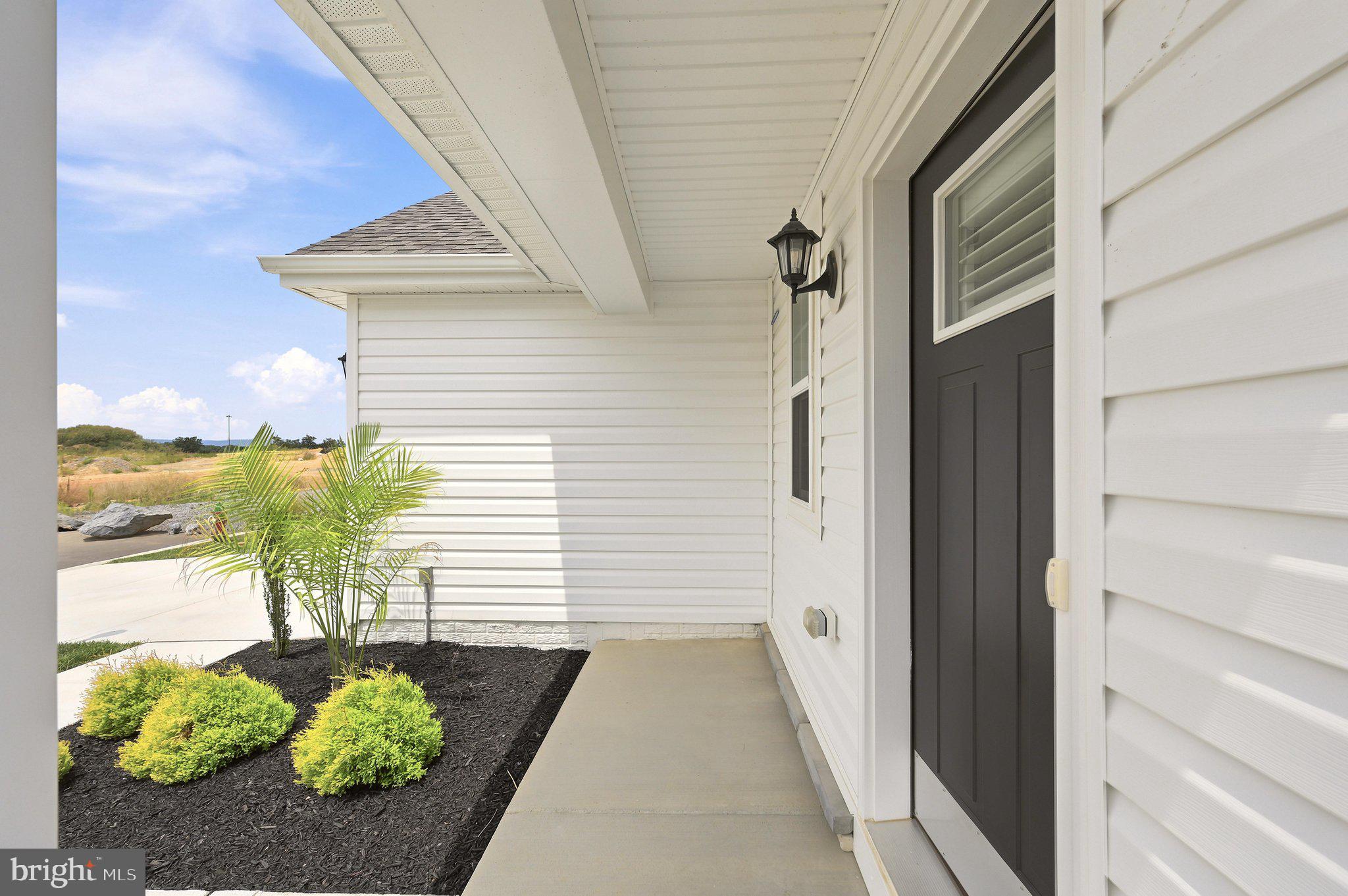 462 LUDGATE MANOR