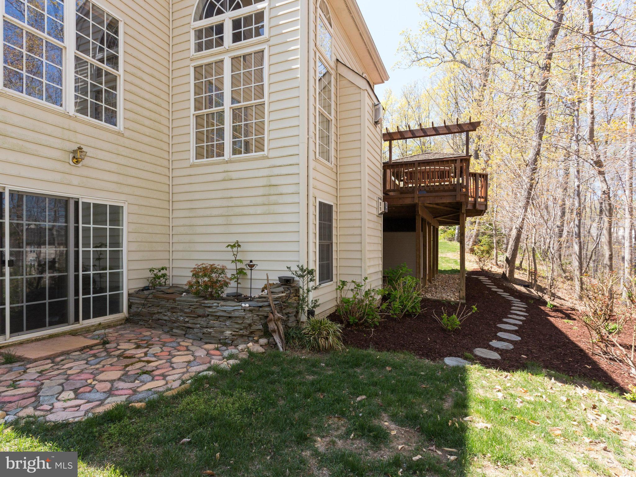 JAMESTOWN ESTATES - Residential