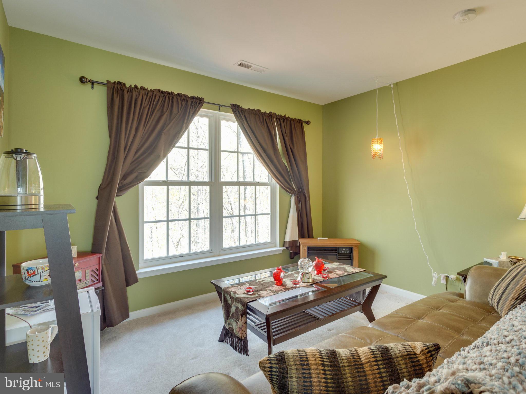 JAMESTOWN ESTATES - Residential