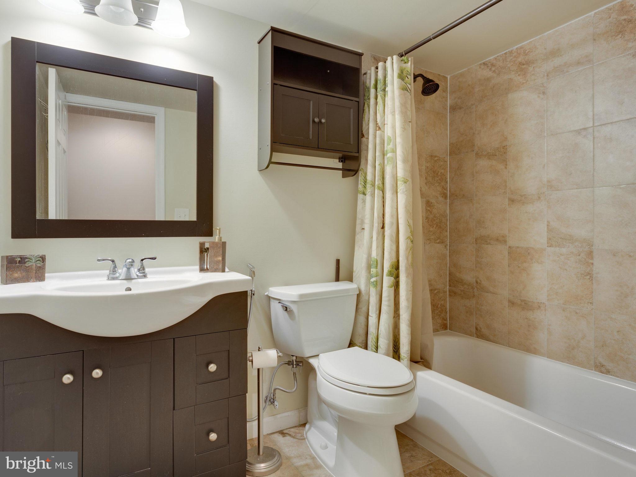 JAMESTOWN ESTATES - Residential