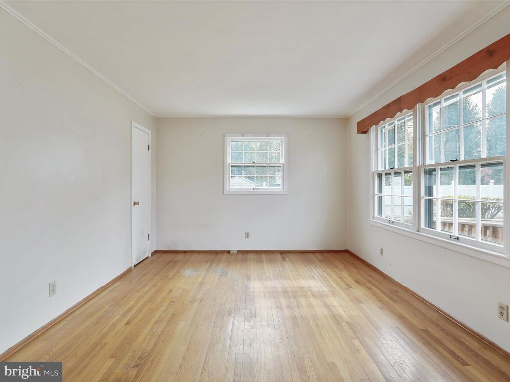 Photo of 161 S Fort Street, STRASBURG, VA 22657 (MLS # VASH2012904)