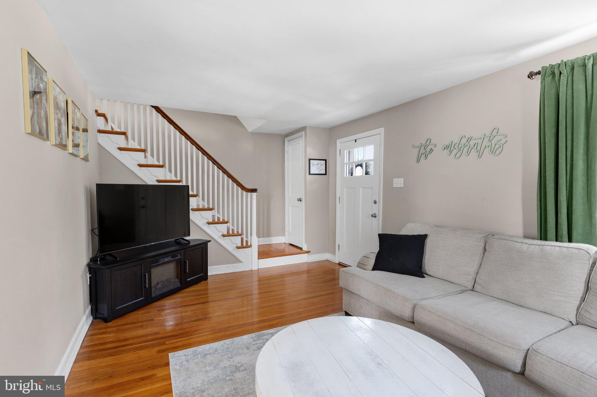 461 SUMMIT AVENUE