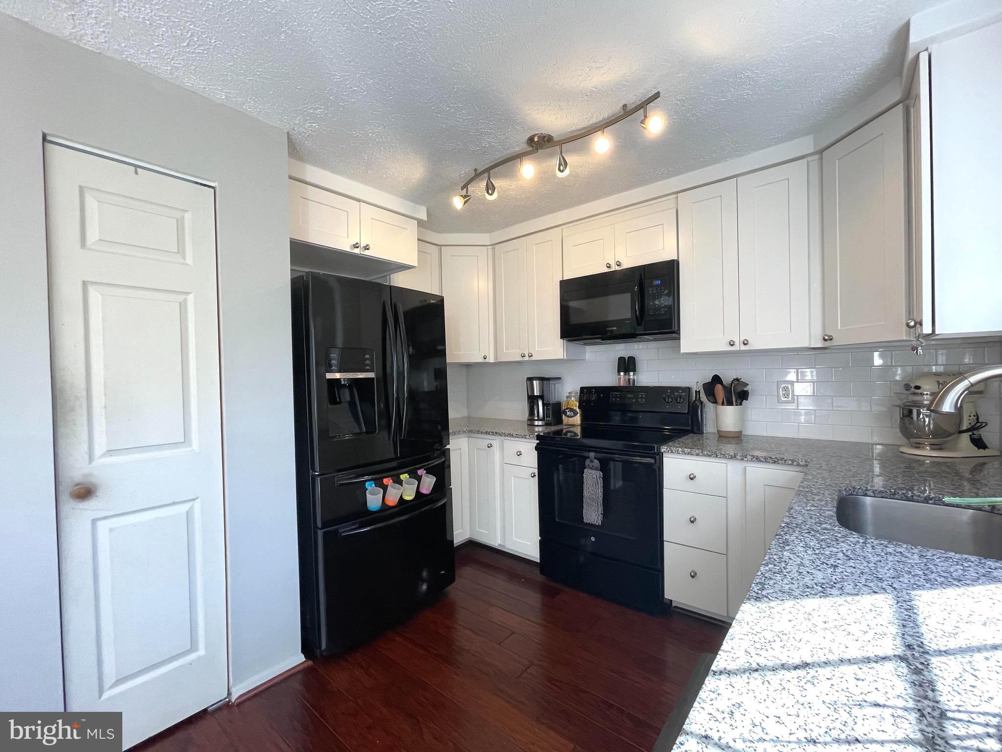 OAKHURST - Residential