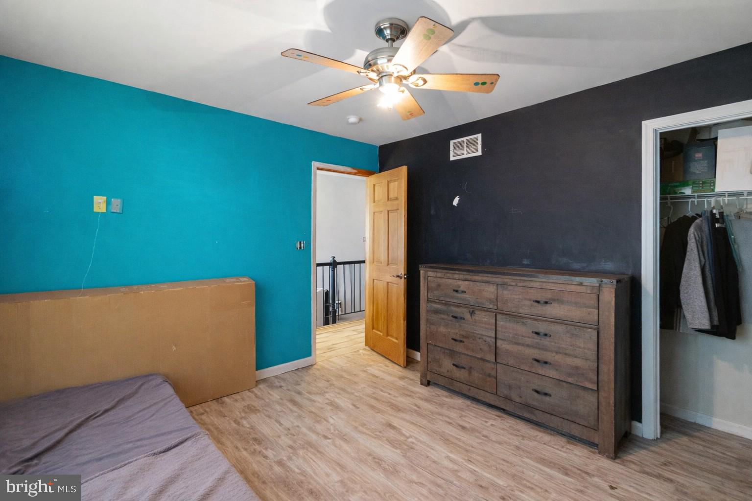 TWIN LAKE ESTATES - Residential