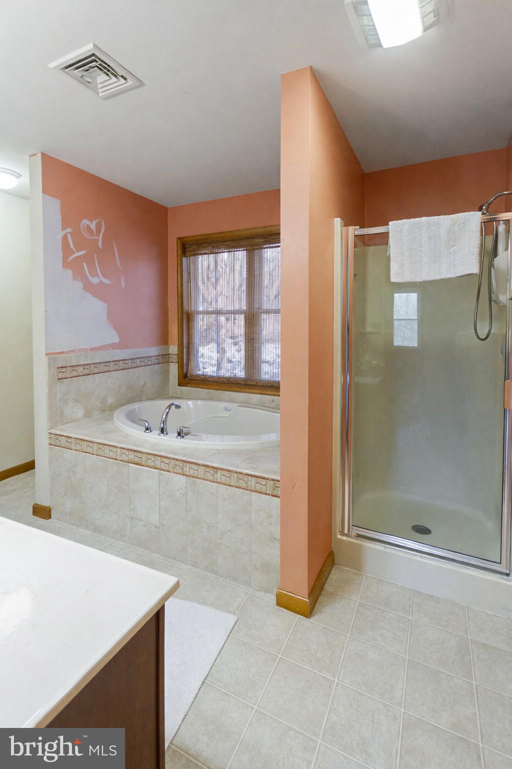 TWIN LAKE ESTATES - Residential