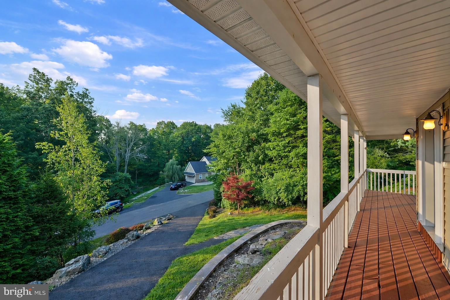 TWIN LAKE ESTATES - Residential