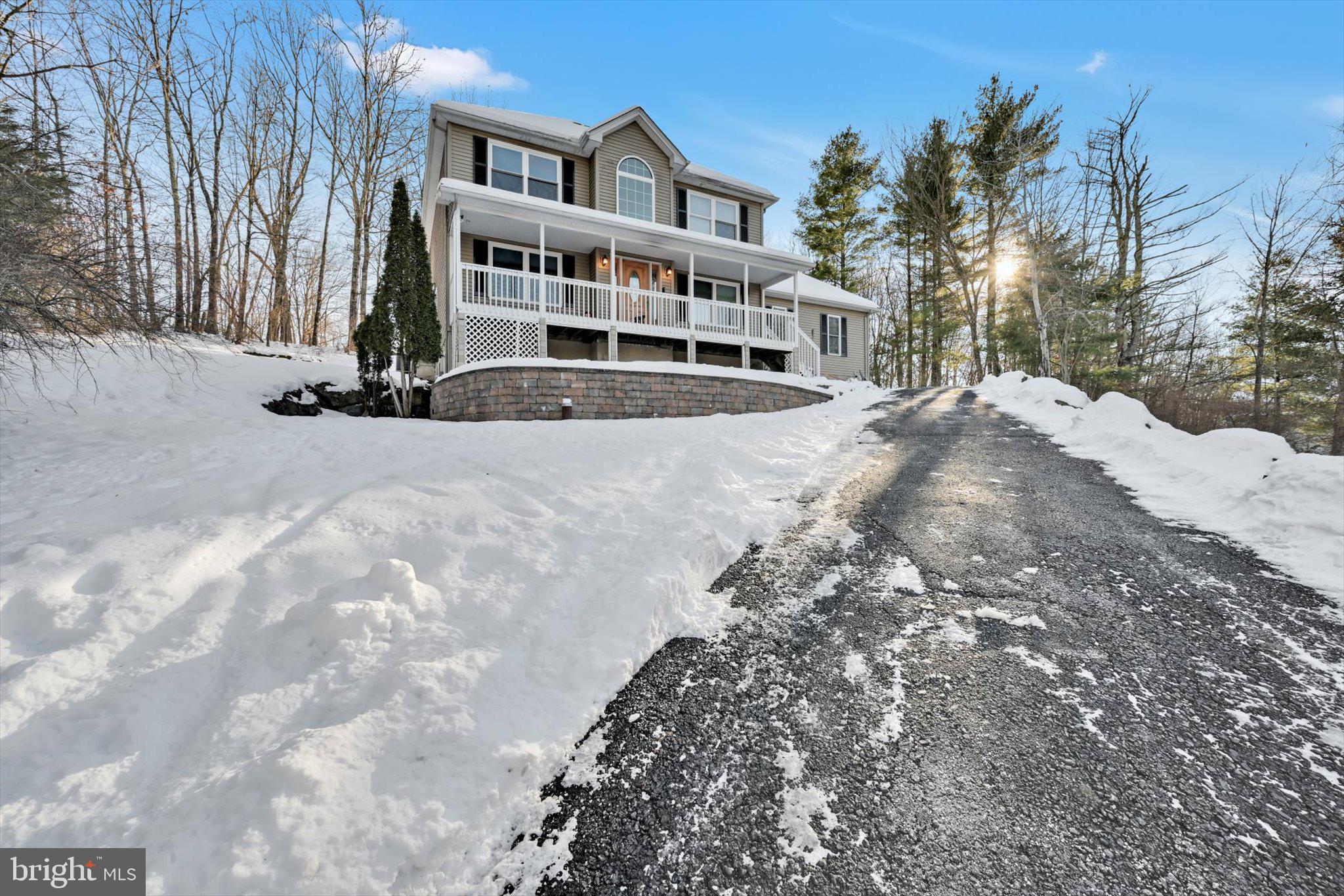 TWIN LAKE ESTATES - Residential