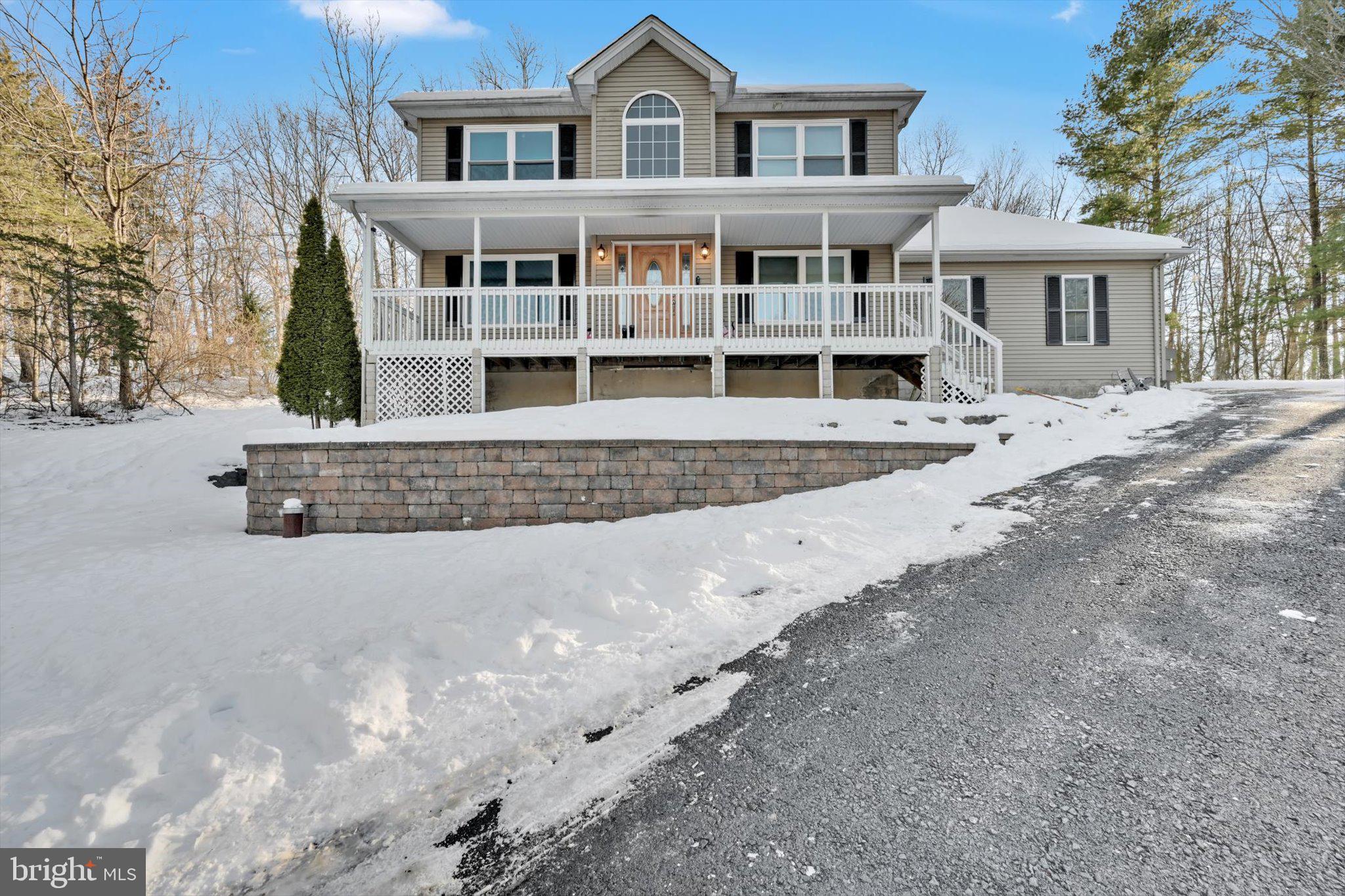 TWIN LAKE ESTATES - Residential