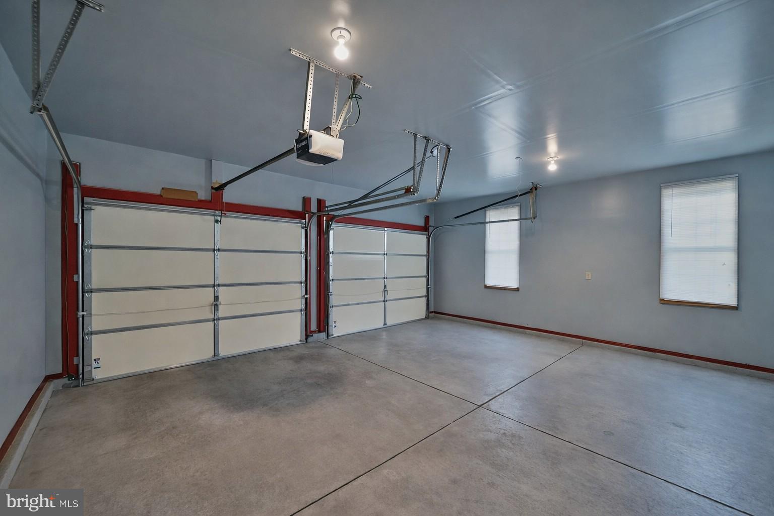 TWIN LAKE ESTATES - Residential