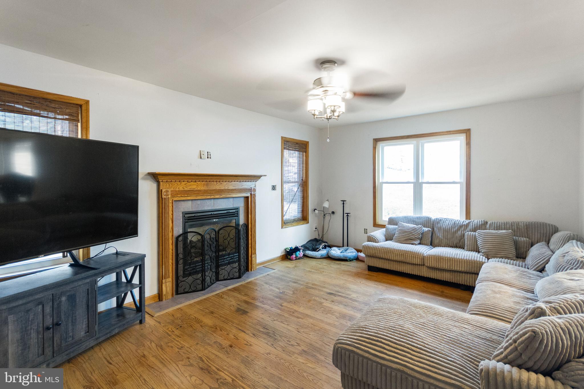 TWIN LAKE ESTATES - Residential