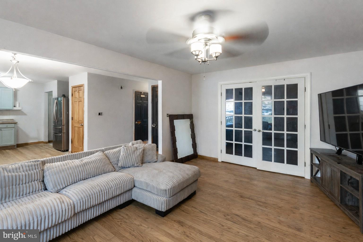 TWIN LAKE ESTATES - Residential