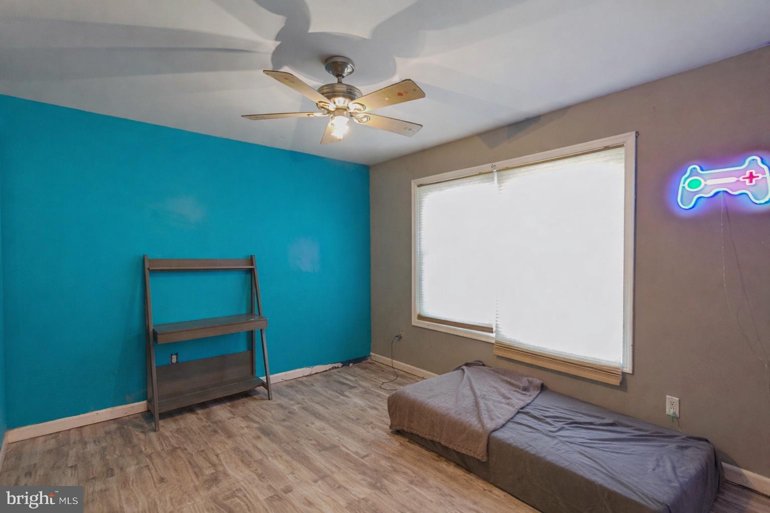 TWIN LAKE ESTATES - Residential