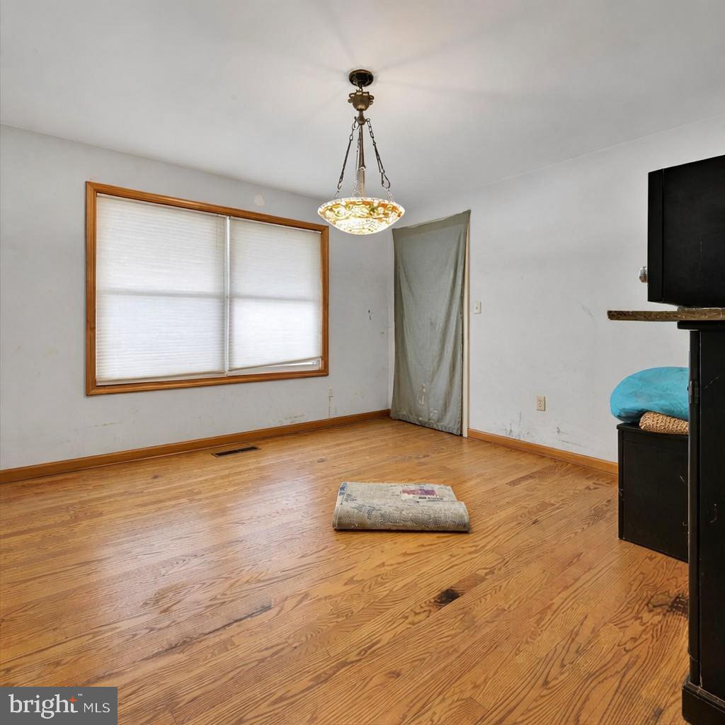 TWIN LAKE ESTATES - Residential