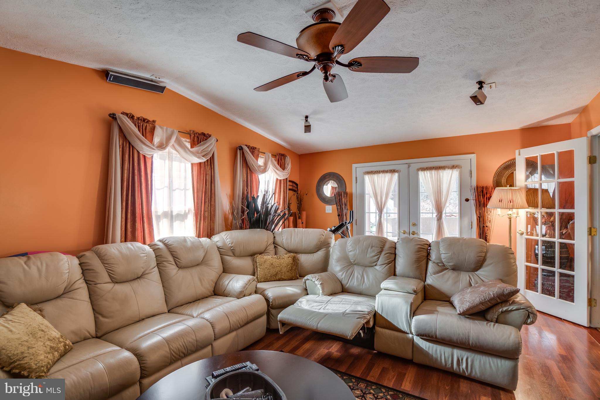 LAKE LAND OR - Residential