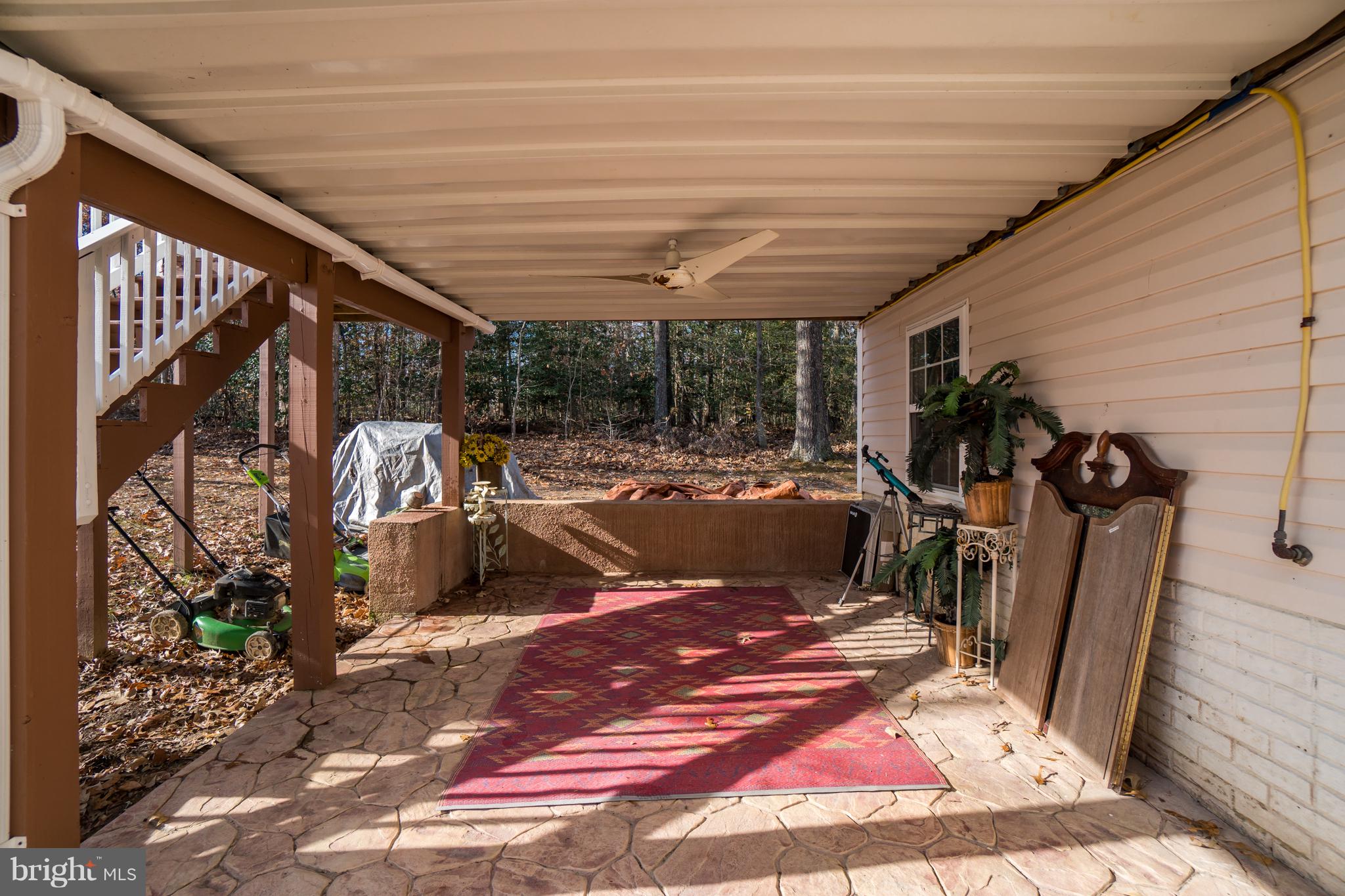 LAKE LAND OR - Residential