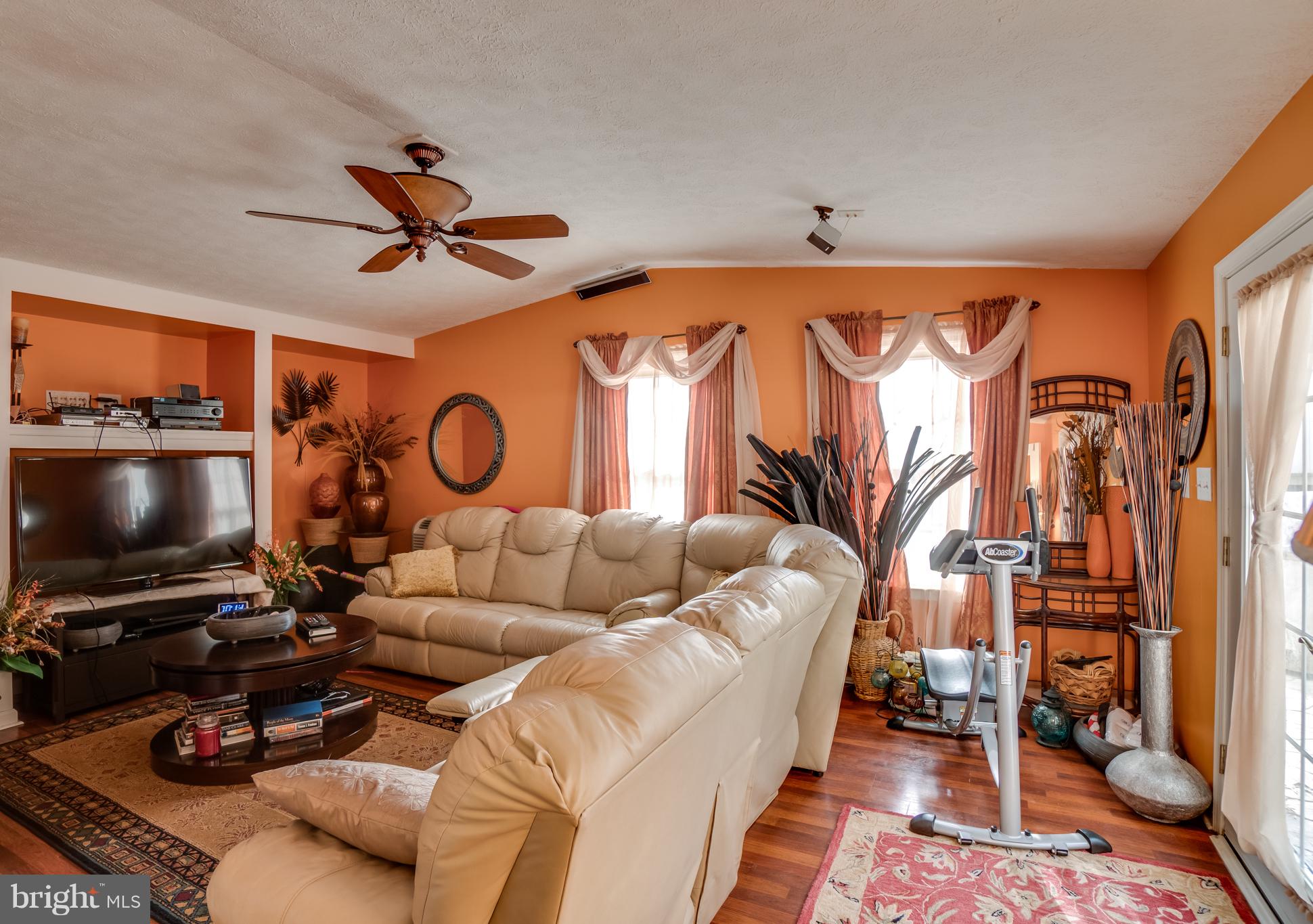 LAKE LAND OR - Residential