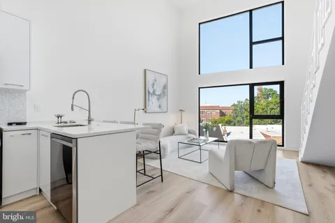 MLS: DCDC2260836