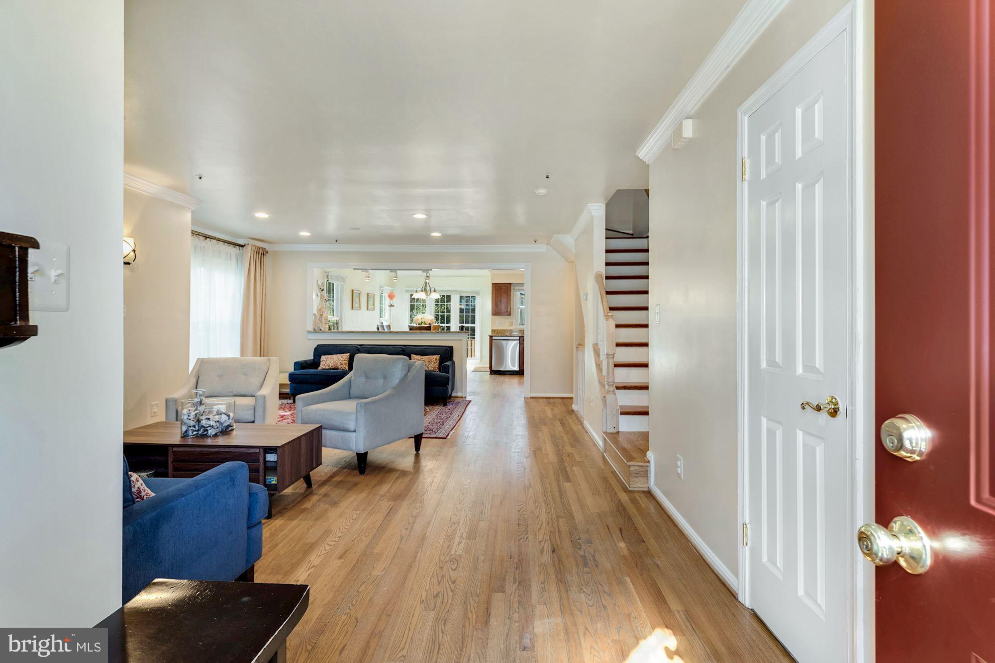 HOLLY POINTE - Residential