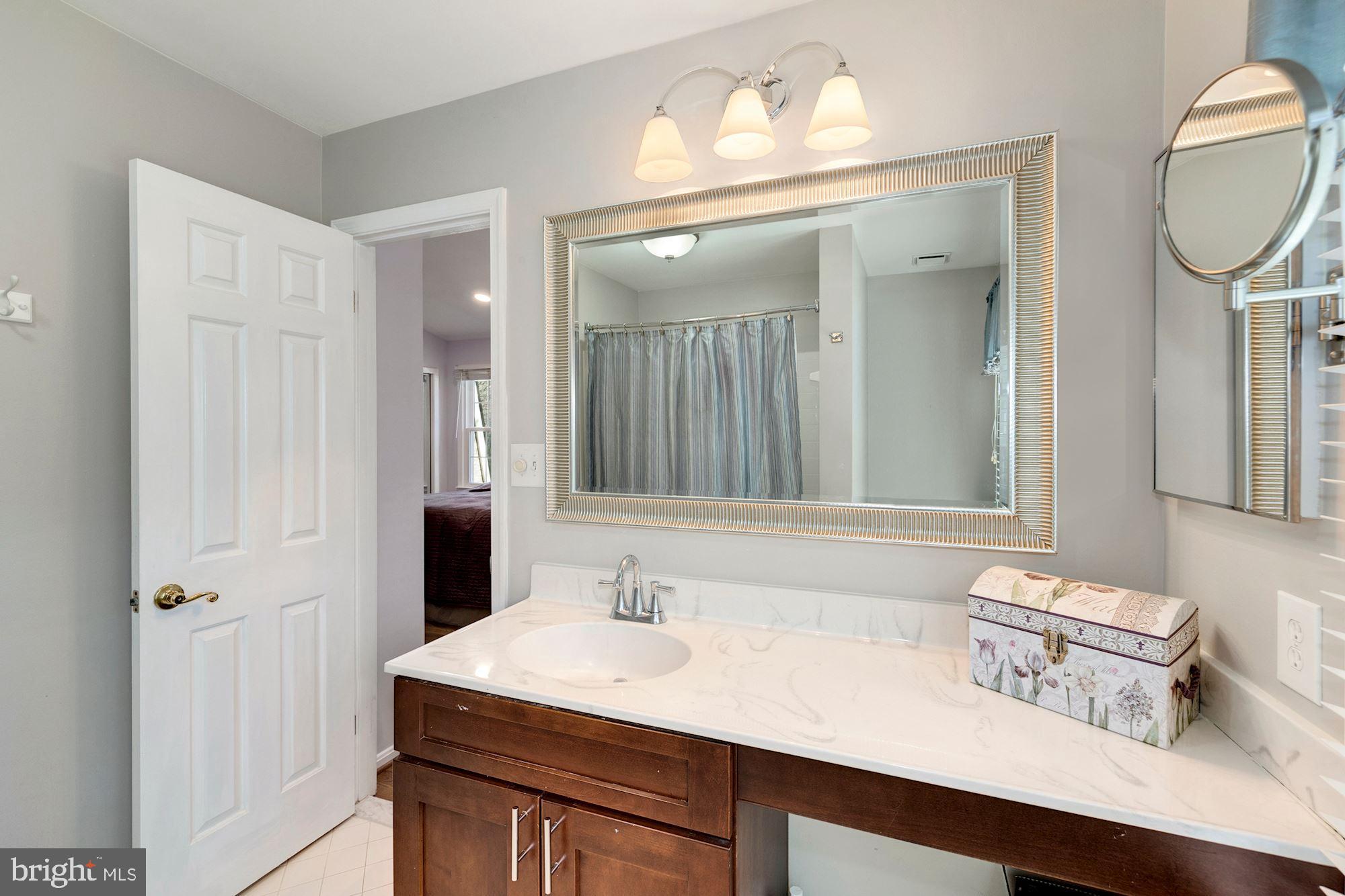 HOLLY POINTE - Residential