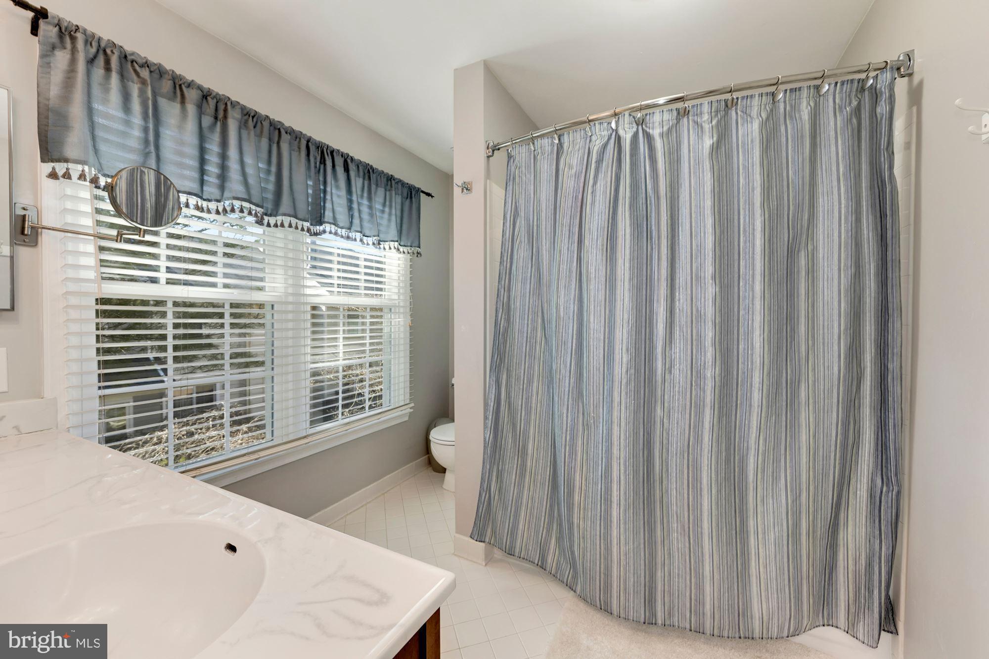 HOLLY POINTE - Residential