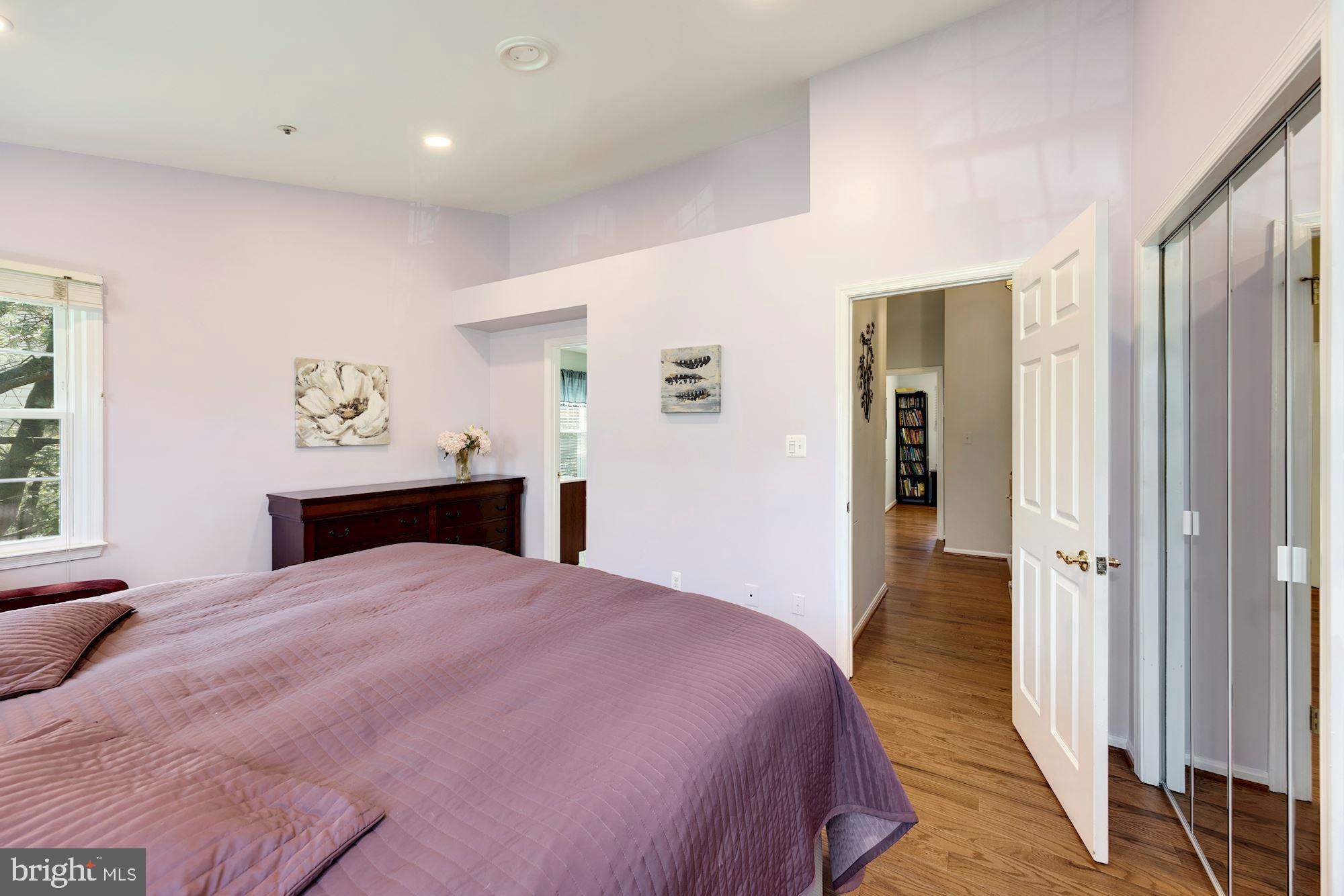 HOLLY POINTE - Residential