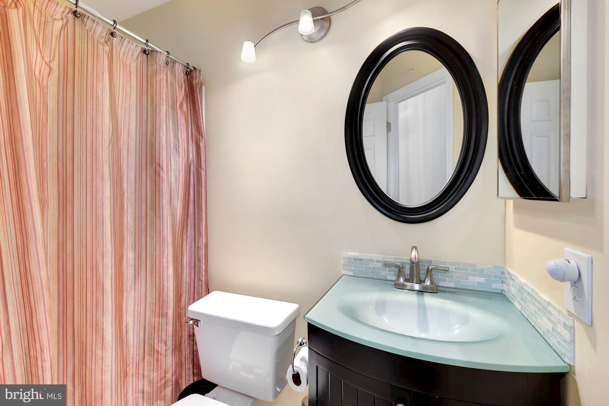 HOLLY POINTE - Residential